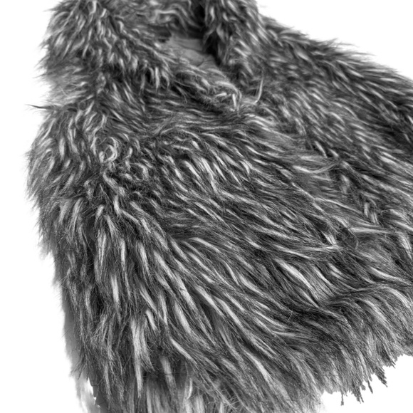 Bohemian Style Shag Long Faux Fur Lined Clasped Vest - Picture 2 of 4